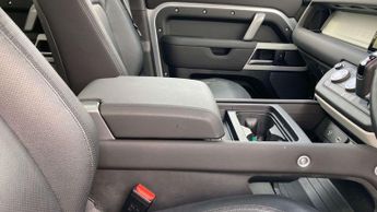 Land Rover Defender X-Dynamic SE