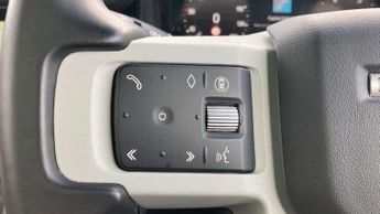 Land Rover Defender X-Dynamic SE