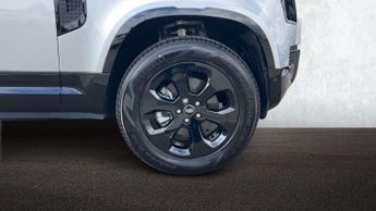 Land Rover Defender X-Dynamic SE