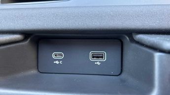 Land Rover Discovery Diesel Dynamic HSE Commercial