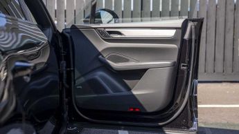 Porsche Macan Electric 