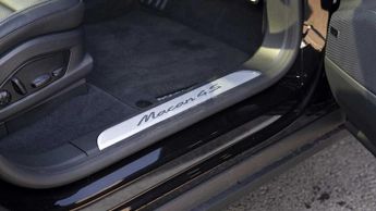 Porsche Macan Electric 