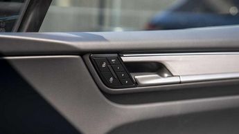 Porsche Macan Electric 