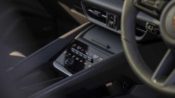 Porsche Macan Electric 