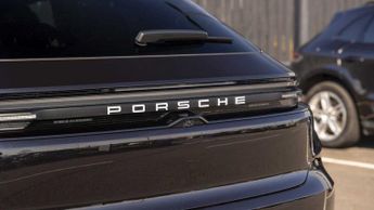 Porsche Macan Electric 