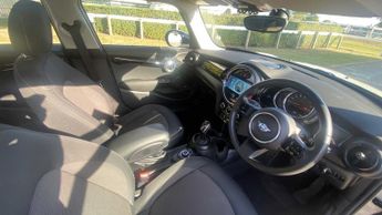 MINI Hatchback Cooper Classic