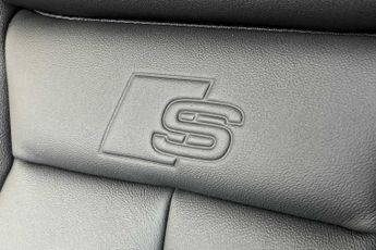 Audi Q4 Black Edition