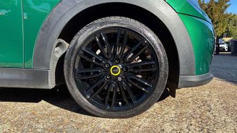 MINI Hatchback Cooper S Level 2