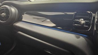 MINI Hatchback Cooper S Level 2