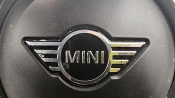 MINI Hatchback Cooper S Level 2