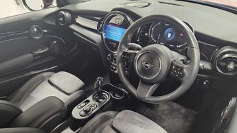 MINI Hatchback Cooper S Level 2