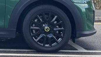 MINI Hatchback Cooper S Level 2