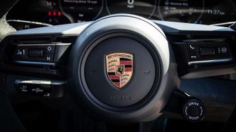 Porsche Taycan 