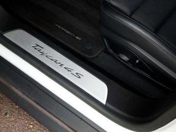Porsche Taycan Saloon 