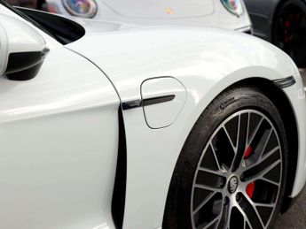 Porsche Taycan Saloon 