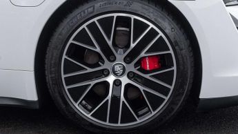 Porsche Taycan 