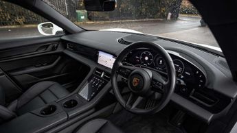 Porsche Taycan 