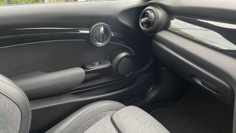 MINI Hatchback Cooper S Level 2