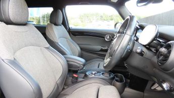 MINI Hatchback Cooper S Level 2