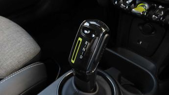 MINI Hatchback Cooper S Level 2