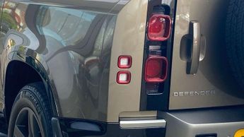 Land Rover Defender X-Dynamic SE