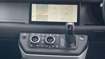 Land Rover Defender X-Dynamic SE