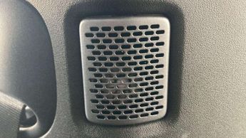 Land Rover Defender X-Dynamic SE