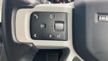 Land Rover Defender X-Dynamic SE