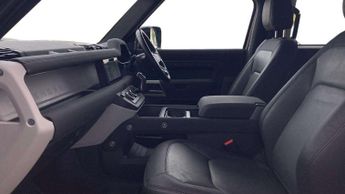 Land Rover Defender X-Dynamic SE