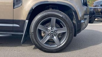 Land Rover Defender X-Dynamic SE