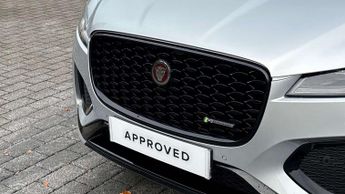 Jaguar F-PACE R-Dynamic Black