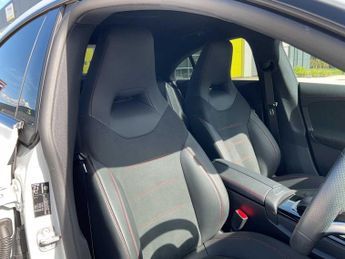 Mercedes-Benz Cla AMG Line