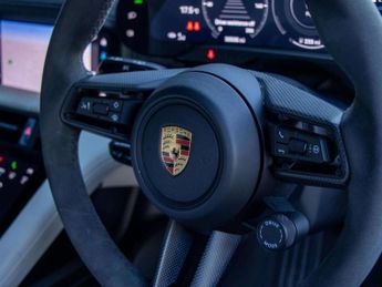 Porsche Taycan 
