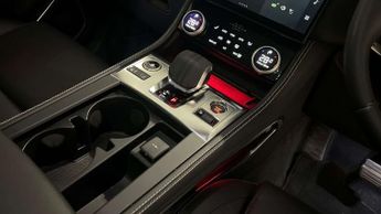 Jaguar F-PACE R-Dynamic SE Black