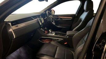 Jaguar F-PACE R-Dynamic SE Black