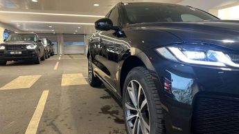Jaguar F-PACE R-Dynamic SE Black
