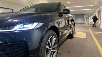 Jaguar F-PACE R-Dynamic SE Black