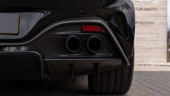 Aston Martin Vantage 