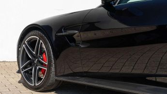 Aston Martin Vantage 