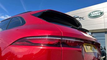 Jaguar F-PACE R-Dynamic SE Black