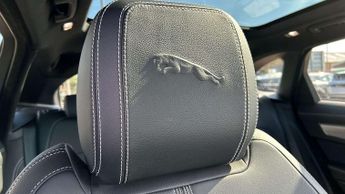 Jaguar F-PACE R-Dynamic SE Black