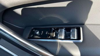 Jaguar F-PACE R-Dynamic SE Black