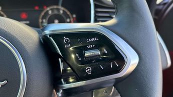 Jaguar F-PACE R-Dynamic SE Black