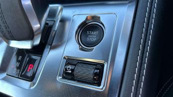 Jaguar F-PACE R-Dynamic SE Black