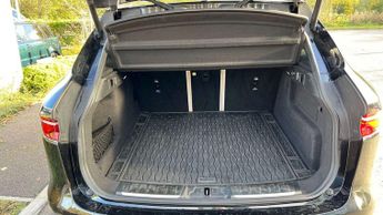 Jaguar F-PACE R-Dynamic Black