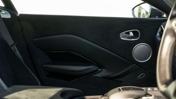Aston Martin Vantage 