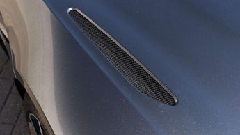 Aston Martin Vantage 