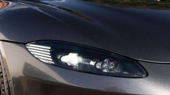 Aston Martin Vantage 