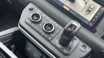 Land Rover Defender X-Dynamic SE