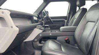 Land Rover Defender X-Dynamic SE